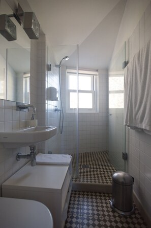 Apartment, 2 Schlafzimmer, Flussblick | Badezimmer