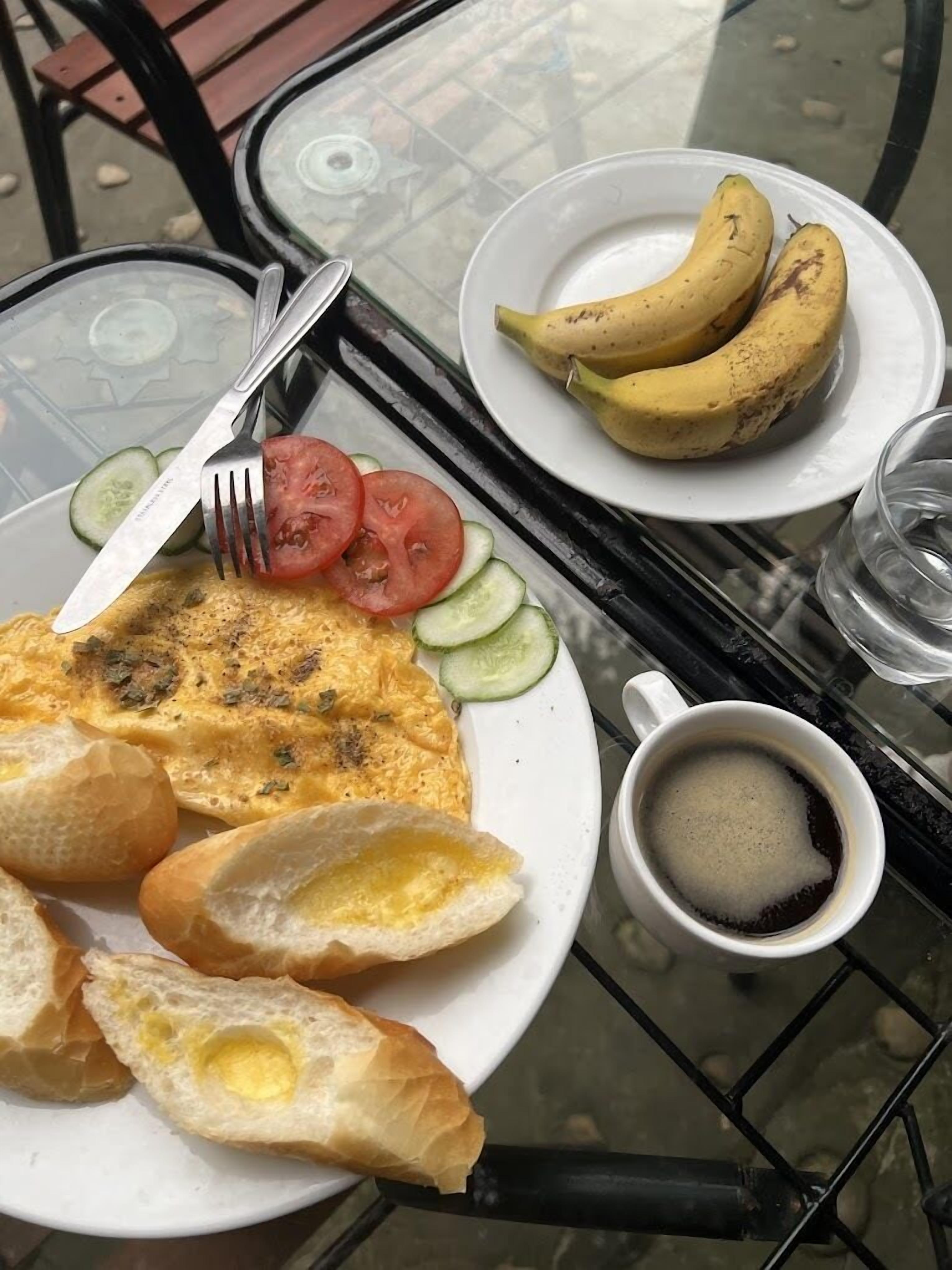 free continental breakfast