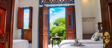 Deluxe Triple Room, Non Smoking | Iron/ironing board, free WiFi, bed sheets, wheelchair access