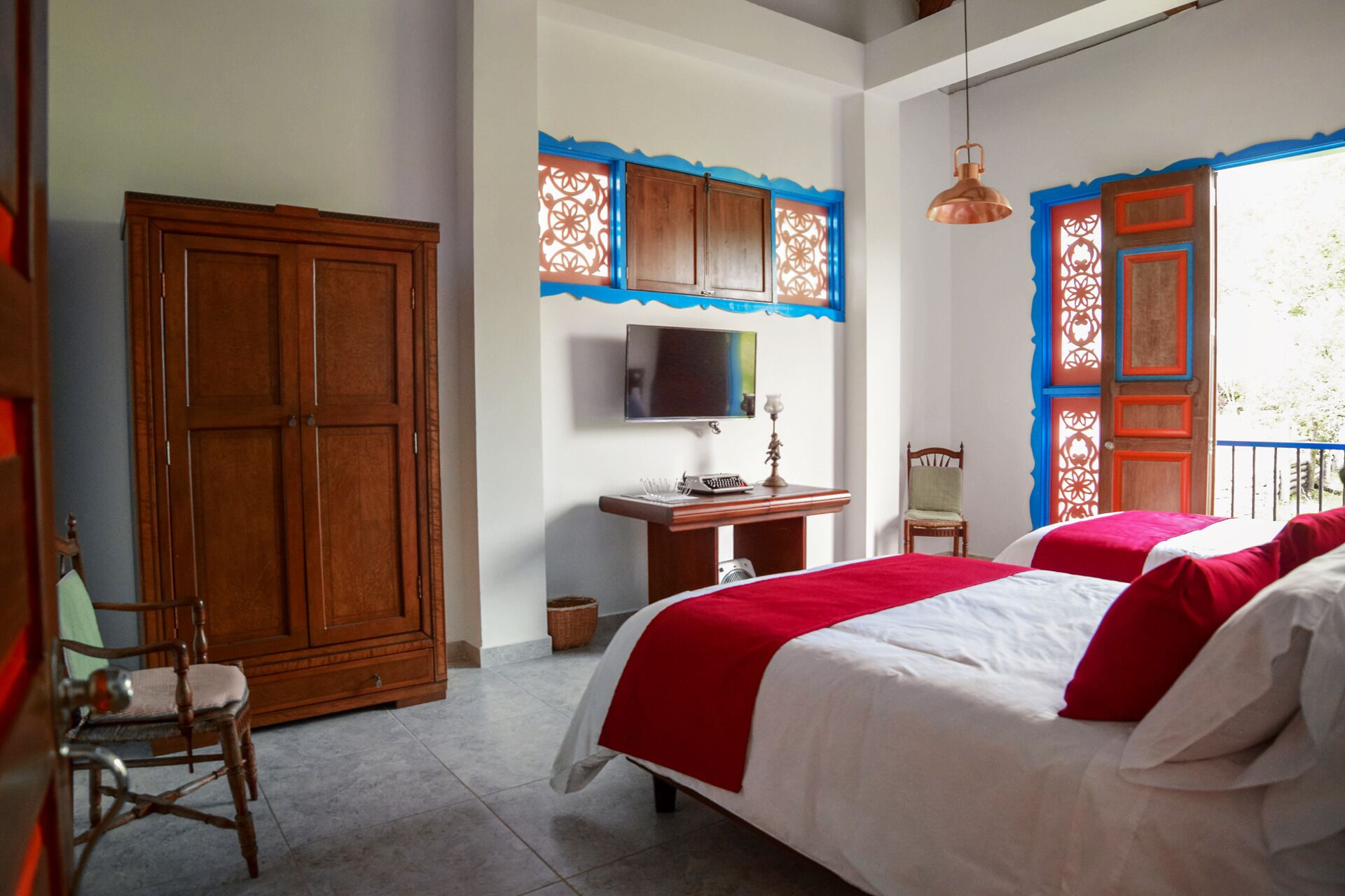 Quarto casal luxo | Ferros/tábuas de passar roupa, Wi-Fi de cortesia, roupa de cama