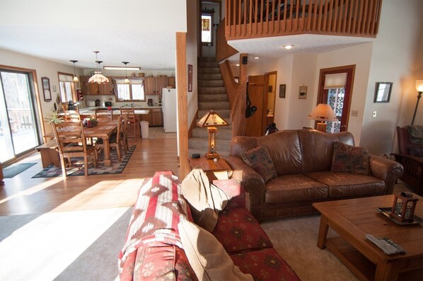 House | Living room - Wintercadence (Davis)