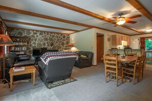 Hus | 3 soverom, skrivebord, wi-fi (inkludert) og sengetøy