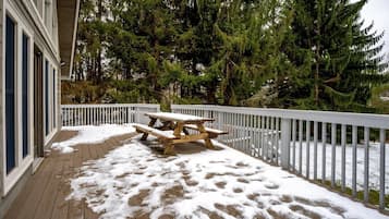 House (Valley View Lodge) | Balcony