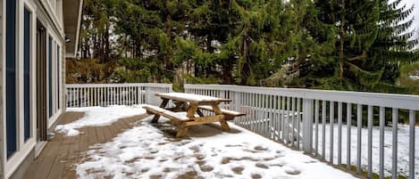 House (Valley View Lodge) | Balcony