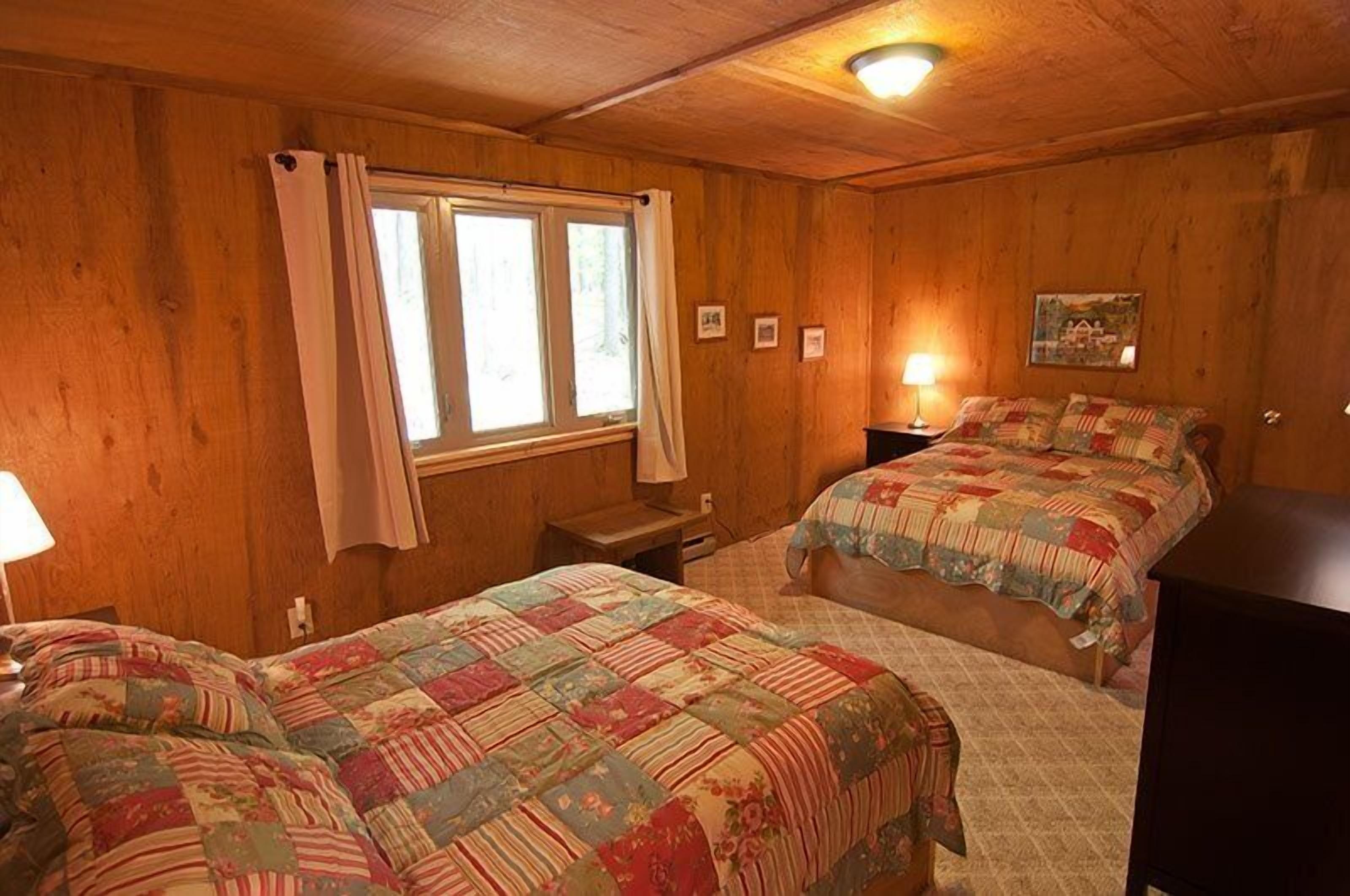 House | 4 bedrooms, desk, free WiFi, bed sheets