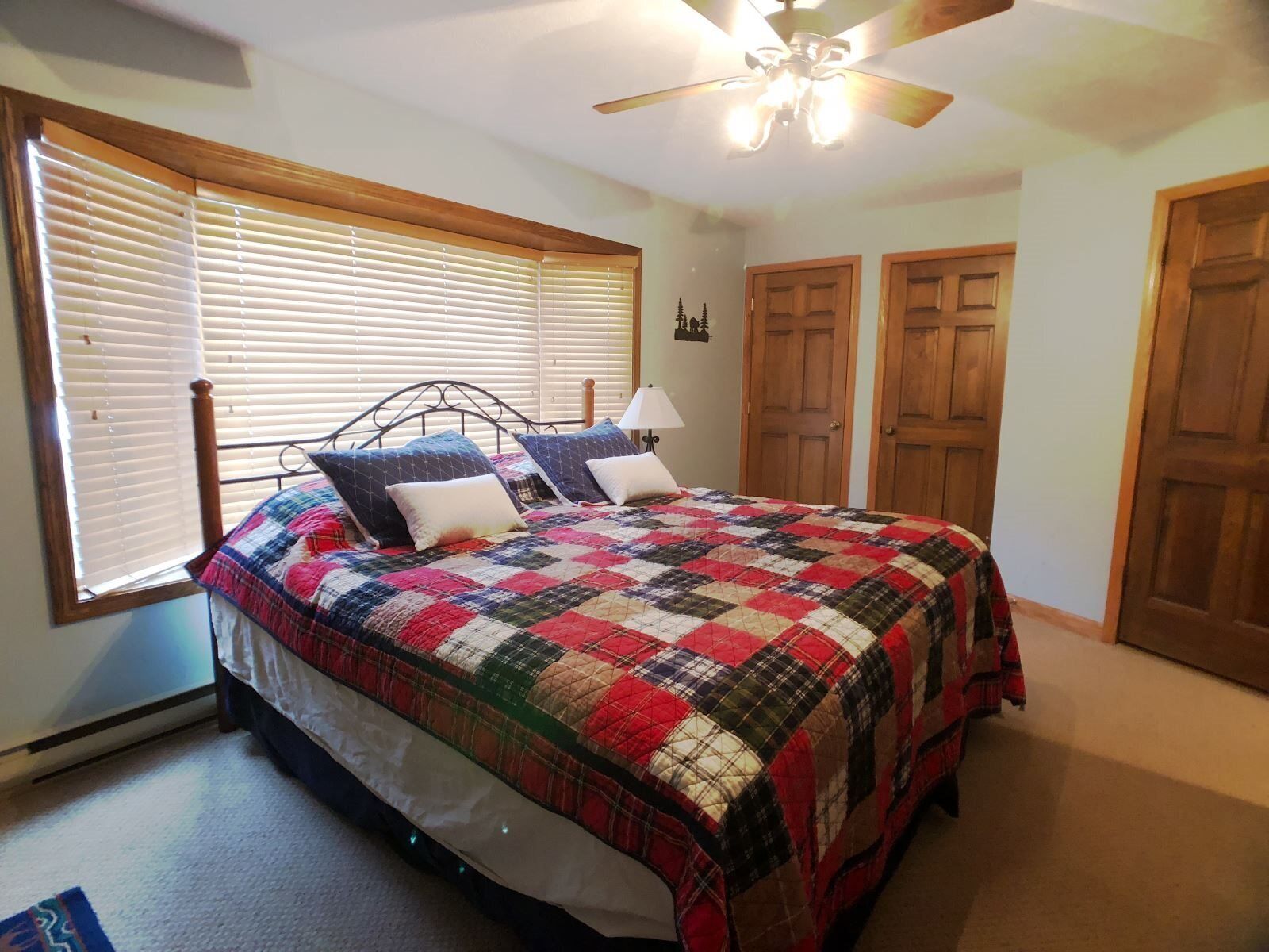 Rumah | 5 kamar tidur, meja kerja, Wi-Fi gratis, dan seprai linen