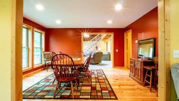 Nhà | Khu vực ăn uống tại phòng