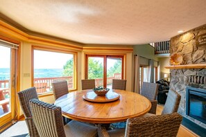 Exterior - Spruce Lodge (Davis)