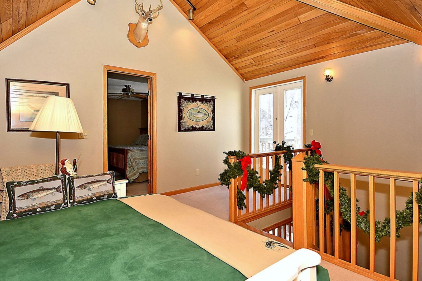 House | 4 bedrooms, desk, free WiFi