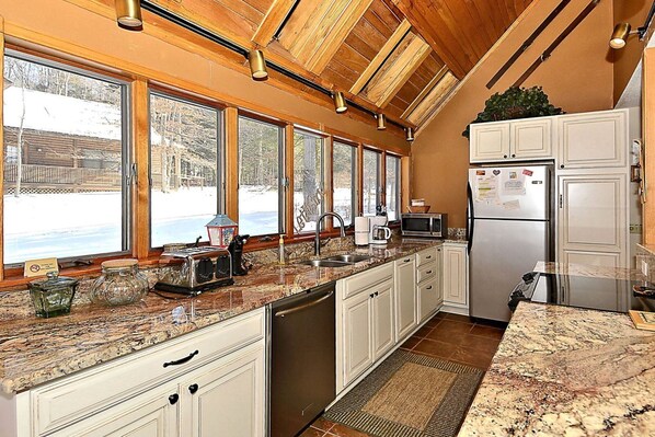 House | Private kitchen | Fridge, microwave, stovetop, dishwasher