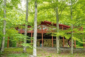 Exterior - Our Greyt Escape (Davis)