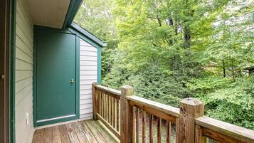 Condo (Northwoods H5) | Exterior