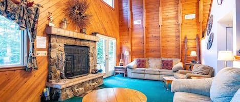 Nhà | 5 phòng ngủ, bàn, truy cập Internet không dây miễn phí, bộ trải giường