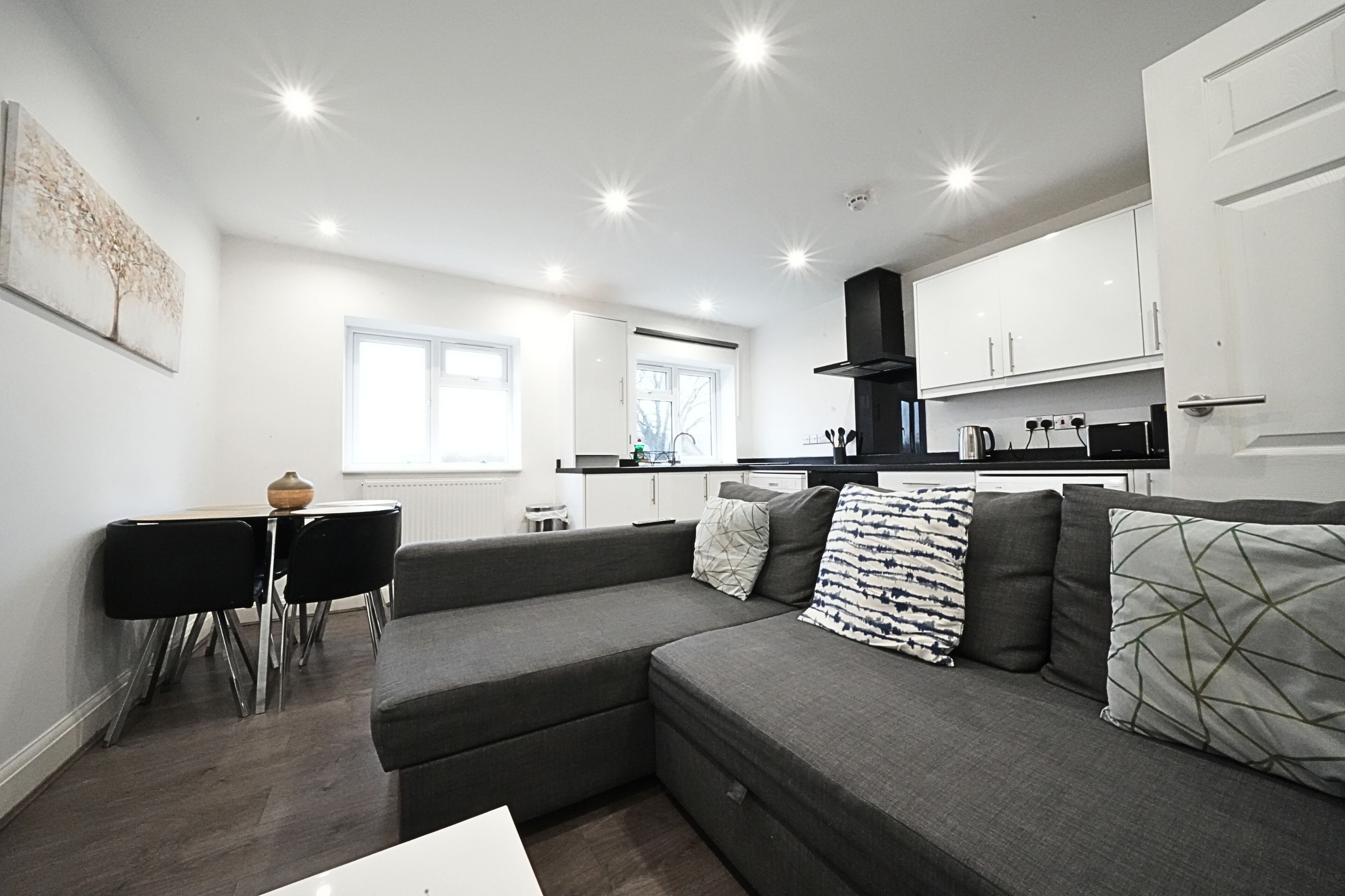 Deluxe Apartment, 1 King Bed with Sofa bed, Garden View (APT 3) | Living area | Smart TV, Netflix