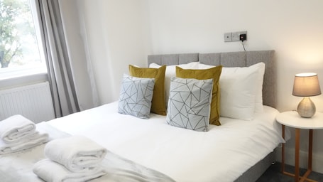 Elite Apartment, 1 Bedroom, Garden View (APT 4). The Hatton Apartments