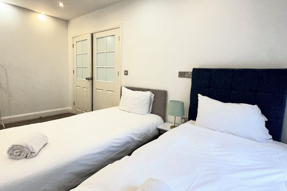 Comfort kamer, 1 twee- of 2 eenpersoonsbedden (Room 1) | Geluiddichte muren, gratis wifi, beddengoed