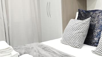 Double Room (Room 2) | Soundproofing, free WiFi, bed sheets