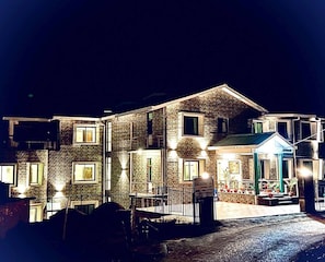 Front of property - Hotel Sagarmatha (Baijnath)