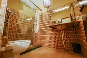 Quarto premium | Banheiro | Chuveiro, produtos de toalete grátis
