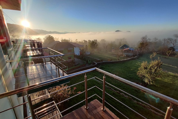 Super Deluxe Room | Rollaway beds, free WiFi