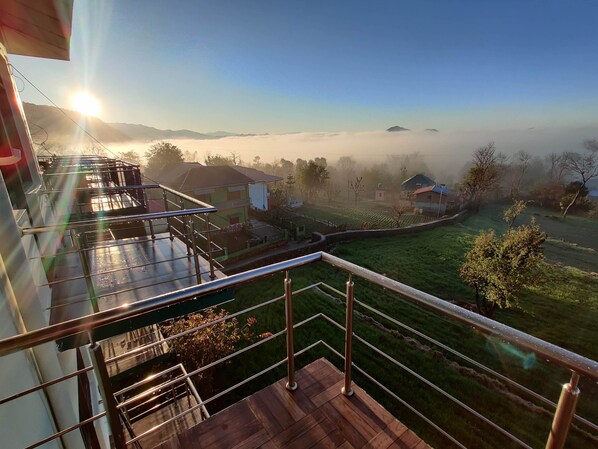 Super Deluxe Room | Rollaway beds, free WiFi - Hotel Sagarmatha (Baijnath)