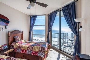 Condo, Berbilang Katil, Balcony, Ocean View | 2 bilik tidur, Wi-fi percuma, cadar katil