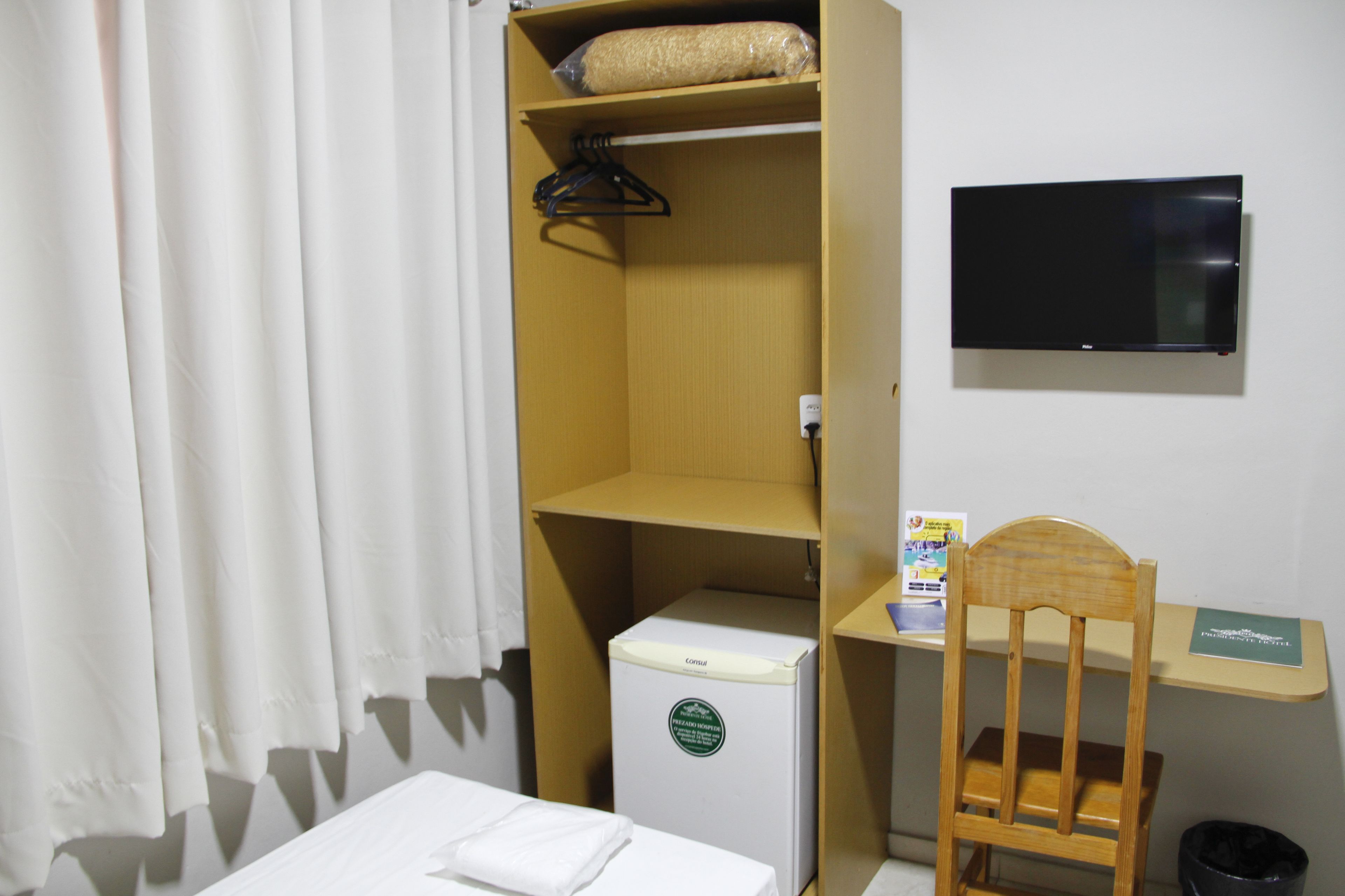 deluxe double room | minibar, desk, free wifi, bed sheets
