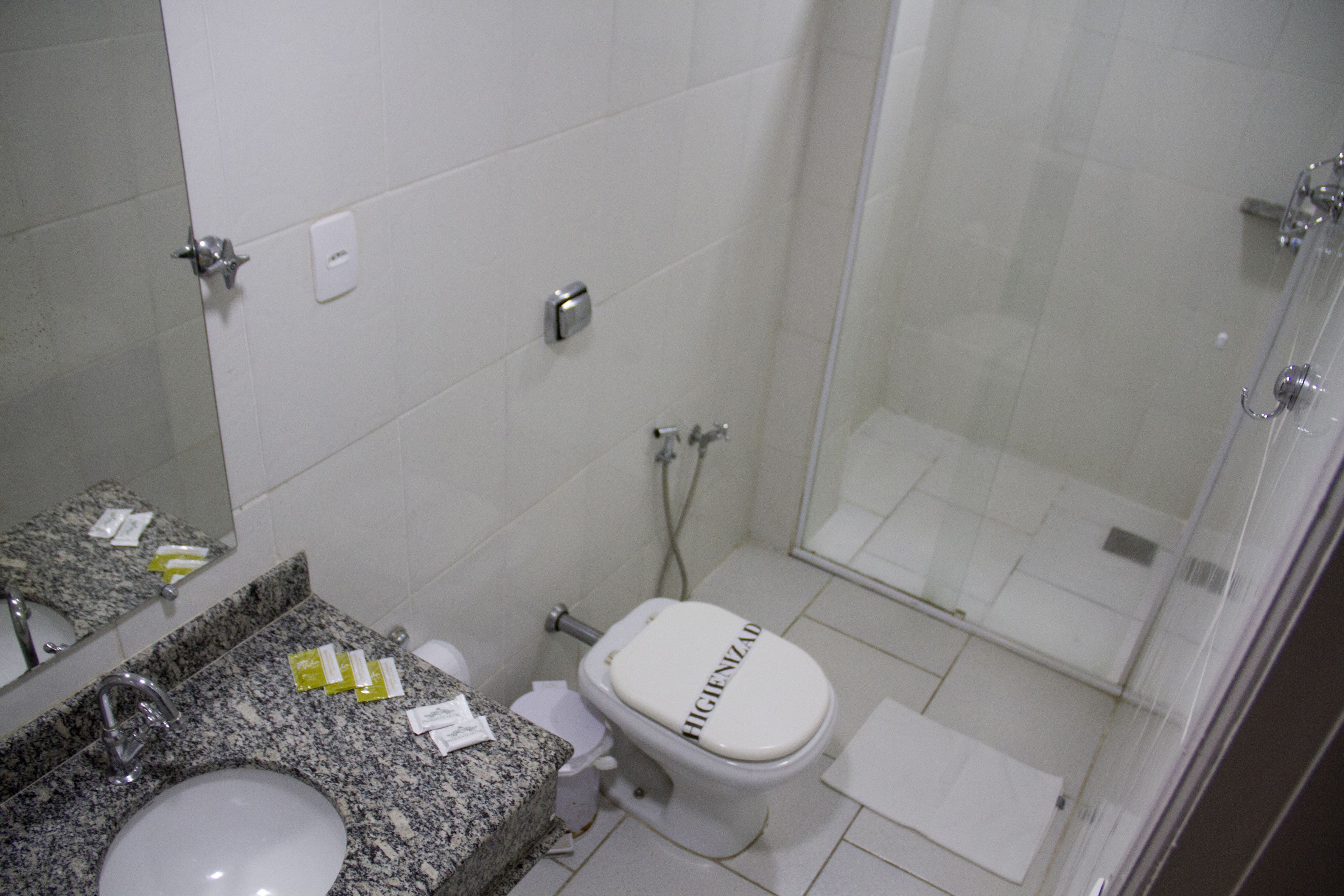 shower, free toiletries, towels