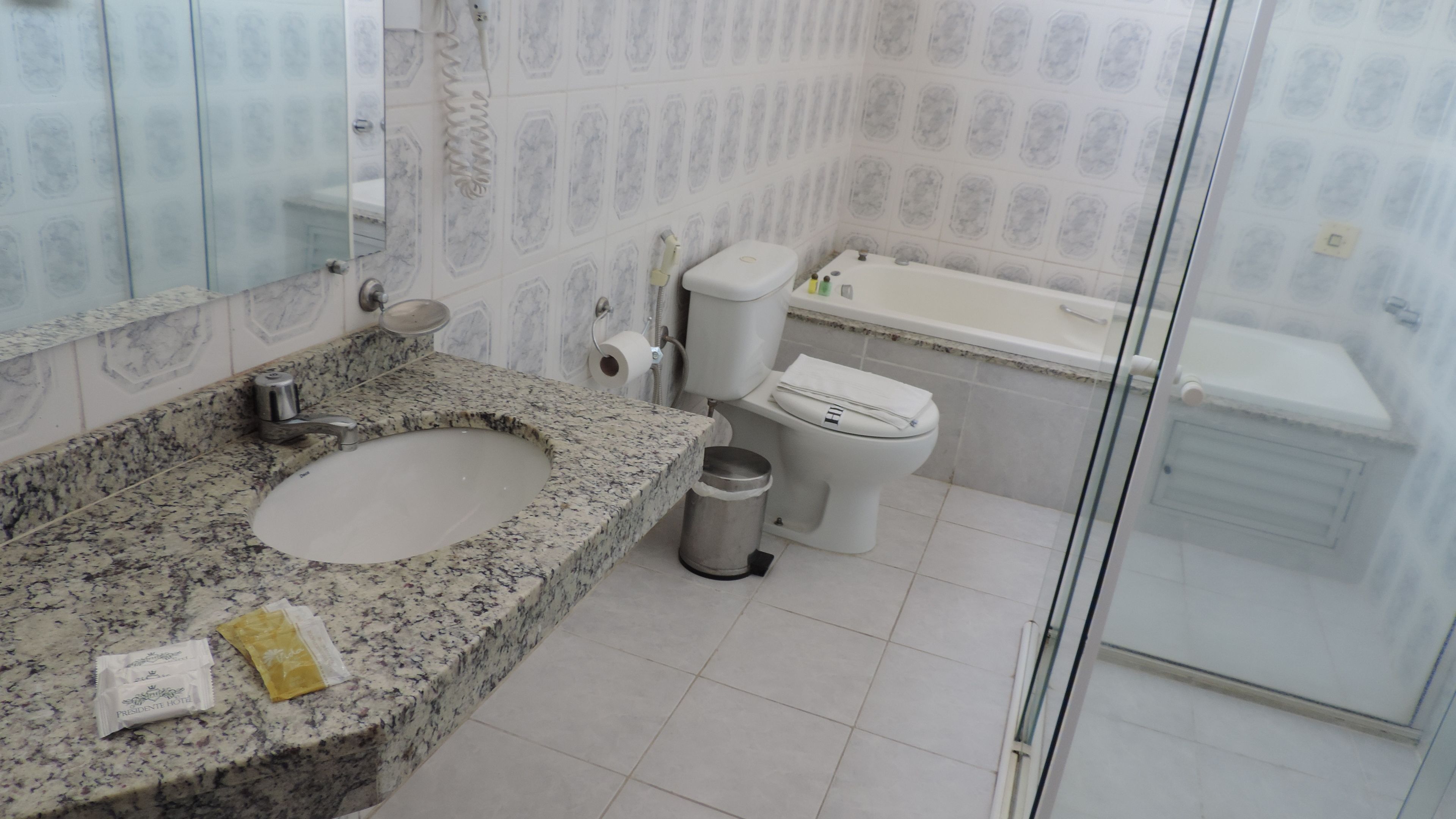 presidential suite | bathroom | shower, free toiletries, towels