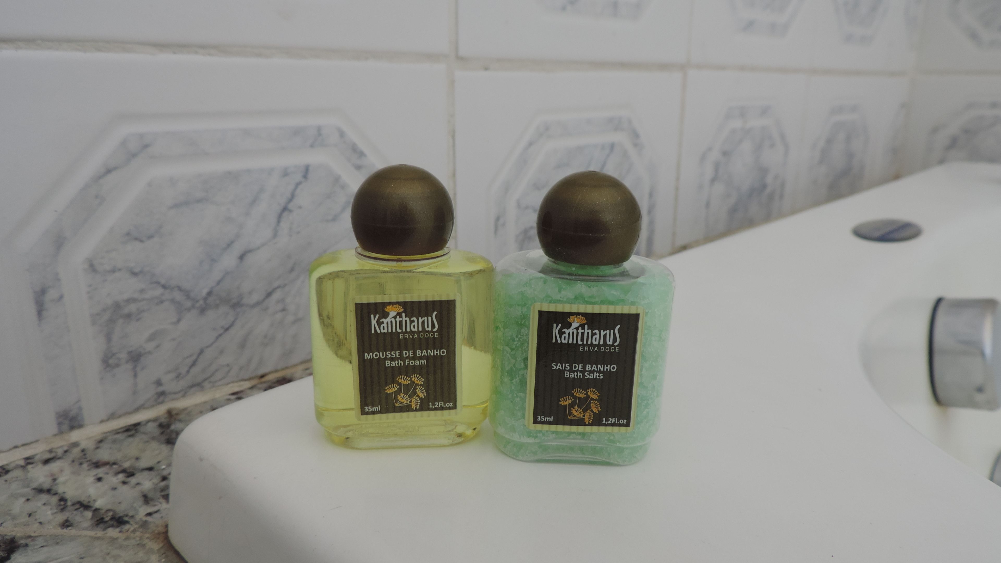 presidential suite | bathroom amenities | shower, free toiletries, towels