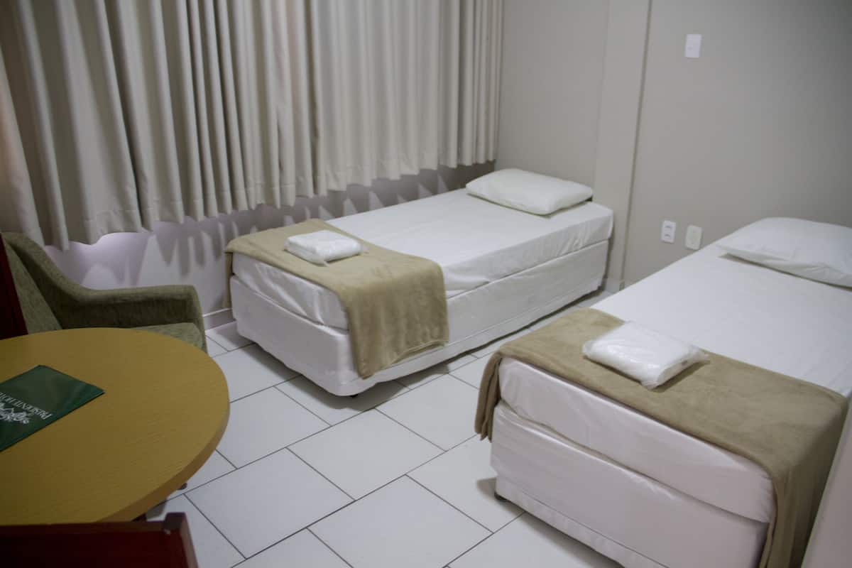 deluxe twin room, 2 single beds | bathroom | shower, free toiletries, towels