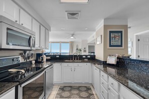 Condo, Multiple Beds, Balcony, Ocean View | Private kitchen