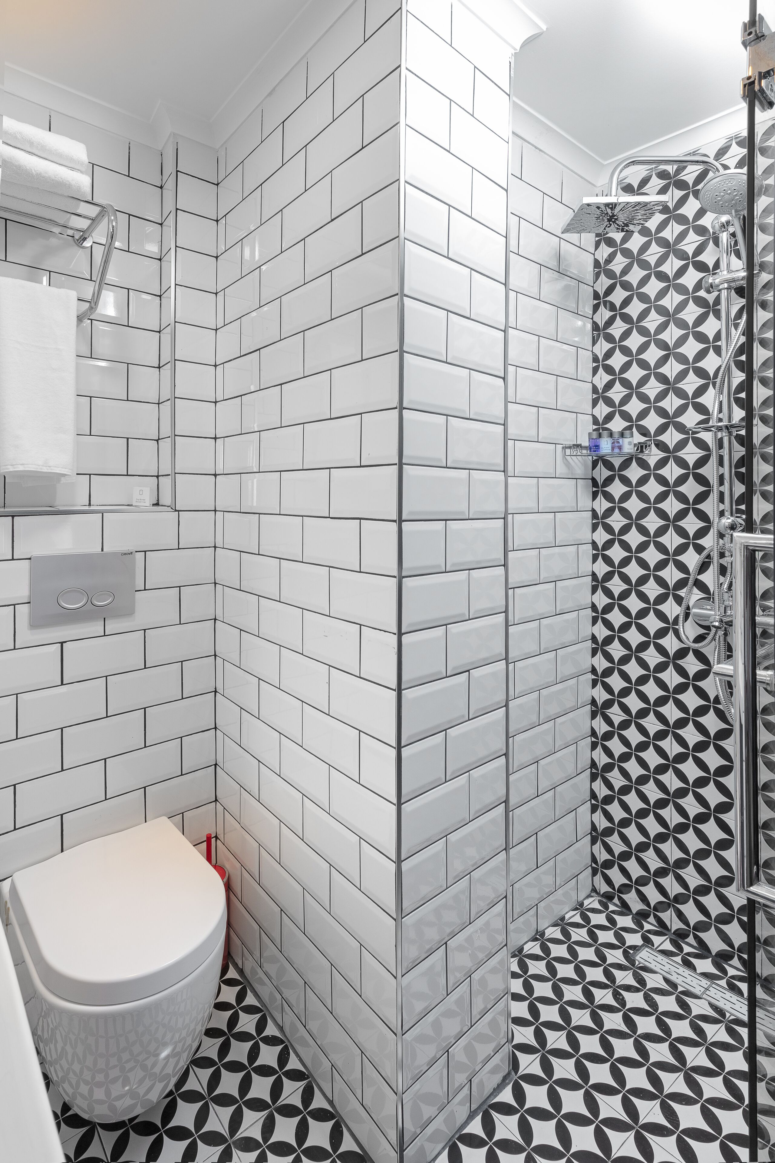 deluxe double room, sea view | bathroom | shower, rainfall showerhead, free toiletries, hair dryer