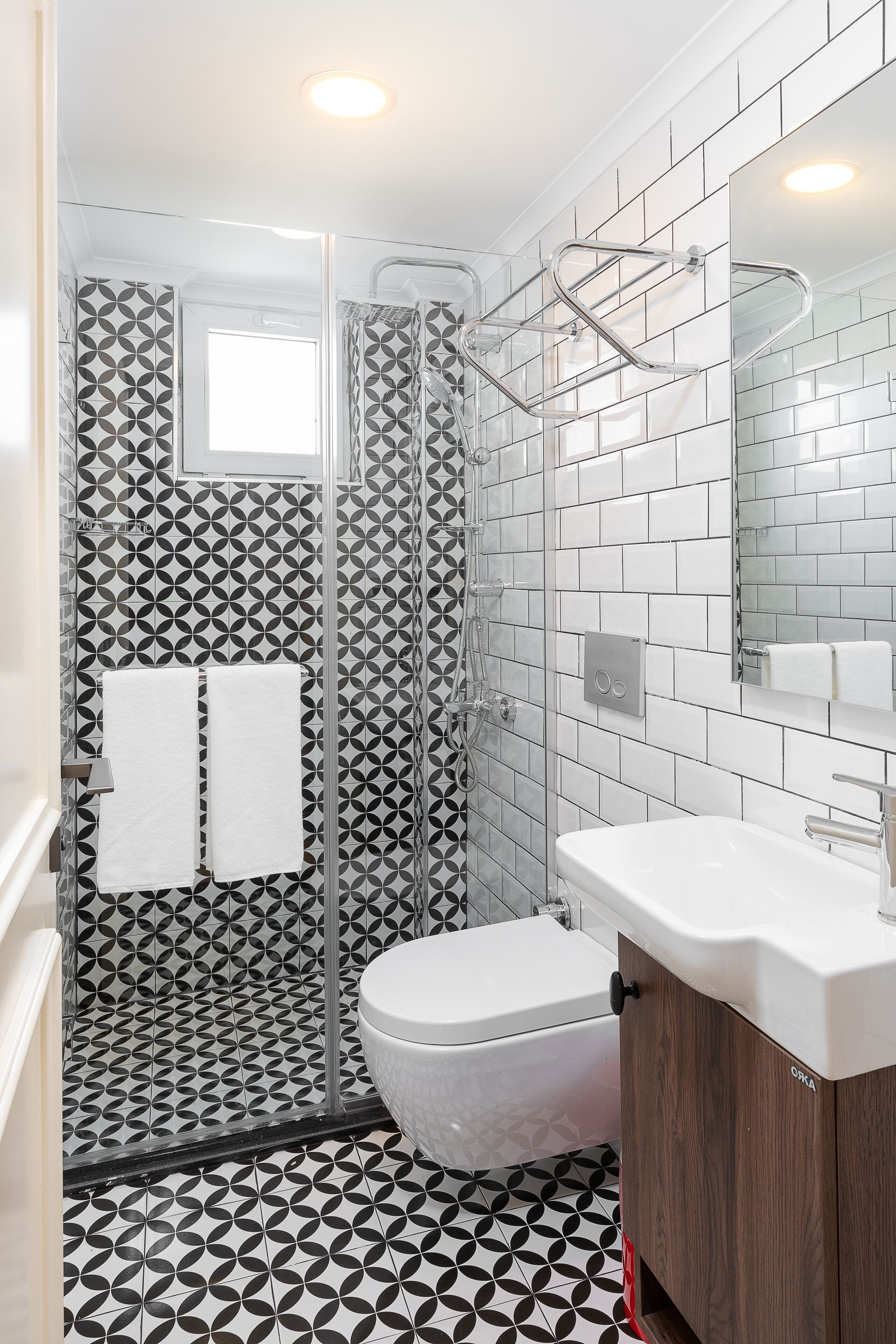 shower, rainfall showerhead, free toiletries, hair dryer