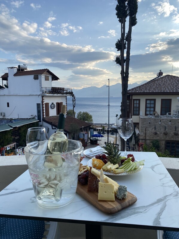 2 restaurants servant le petit déjeuner