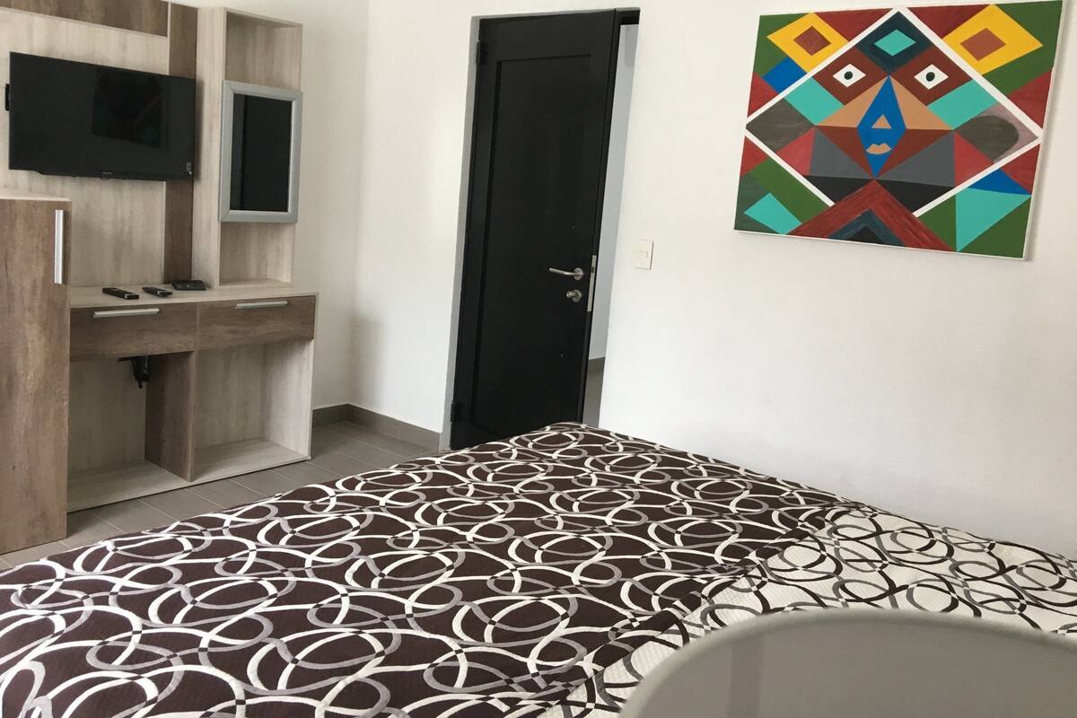 Iron/ironing board, free WiFi, bed sheets, wheelchair access