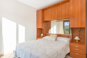 4 bedrooms, iron/ironing board, free WiFi - 2DAM01 - Cozy 4 bedroom house with private pool located in a quiet area (Lloret de Mar)