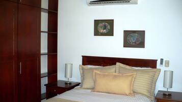 Deluxe Villa, Garden View | In-room safe, free WiFi, bed sheets, wheelchair access
