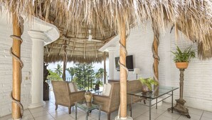 Flat-screen TV - Casa Galeria by Sergio Bustamante (Puerto Vallarta)