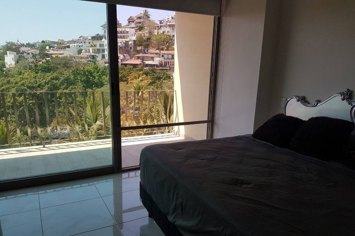 Apartment, 1 Bedroom, Non Smoking, Mountain View | 1 bedroom, in-room safe, free WiFi, bed sheets