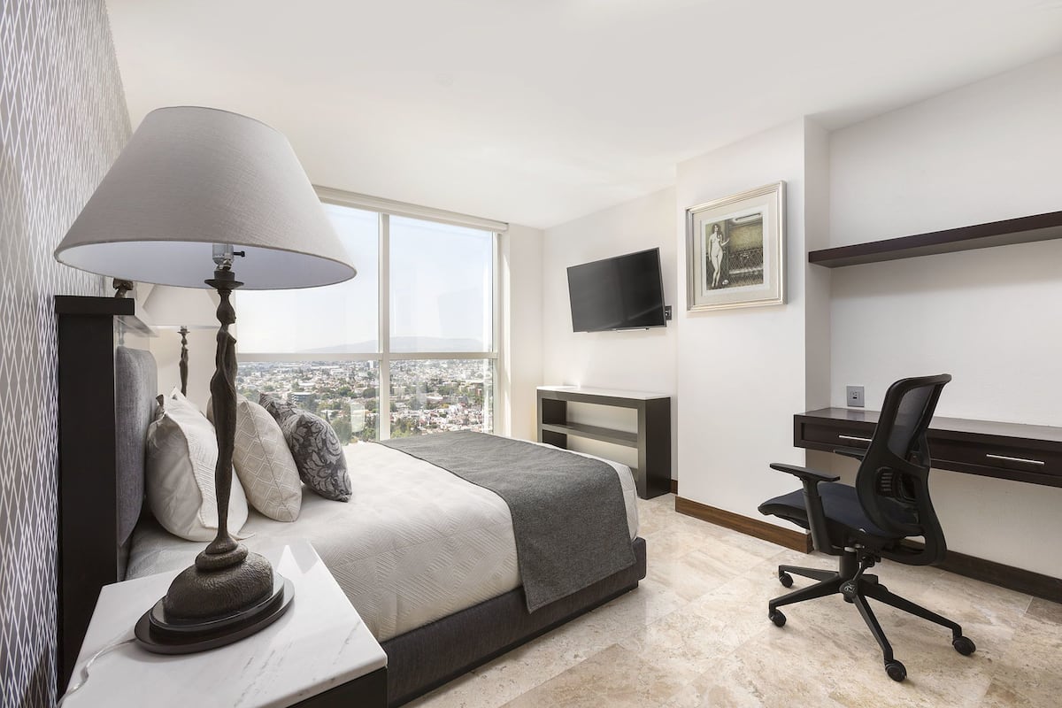 Gallery Apartment 16th Floor | 2 habitaciones, wifi gratis y ropa de cama