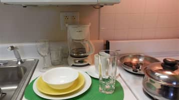 Full-sized fridge, stovetop