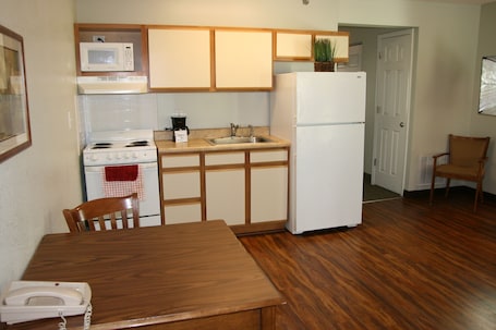 Refrigerador con freezer, placa de cocina