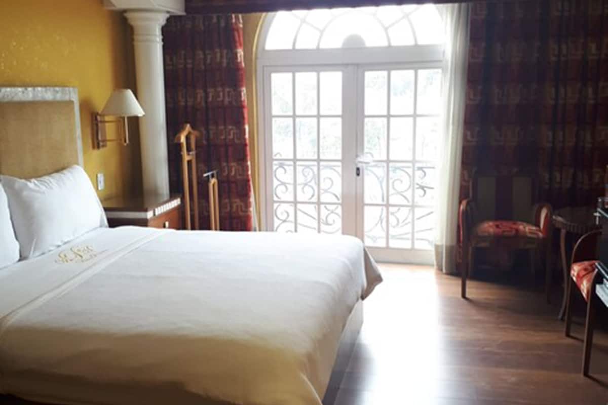 Double Room, 1 Queen Bed, City View | View from room