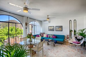 House, 3 Bedrooms | Living area