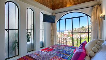 3 bedrooms, individually furnished, free WiFi, bed sheets