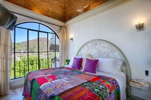 House, 3 Bedrooms | 3 bedrooms, individually furnished, free WiFi, bed sheets