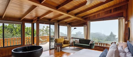 Sunrise | Premium bedding, minibar, in-room safe, free WiFi