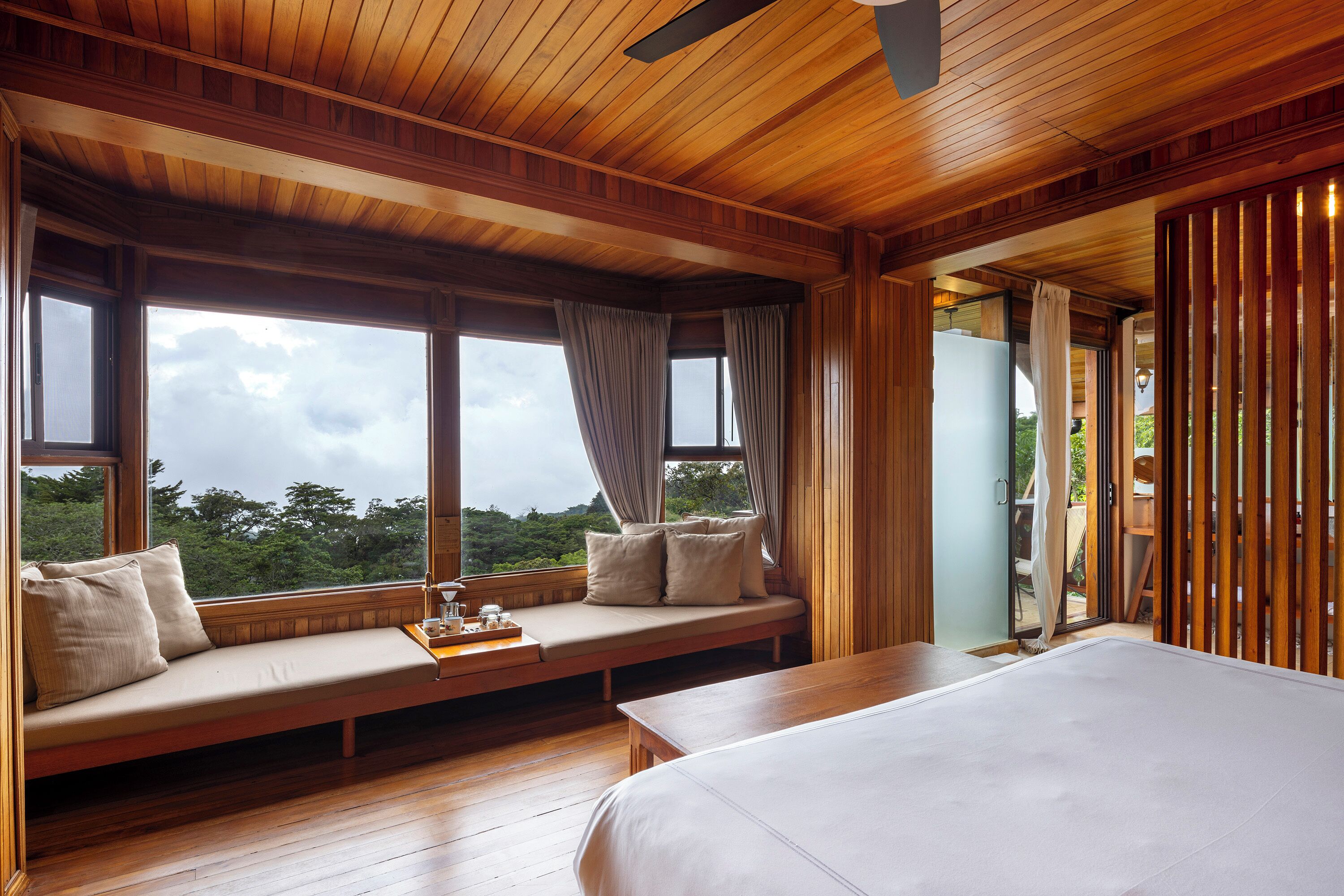 Premium bedding, minibar, in-room safe, free WiFi