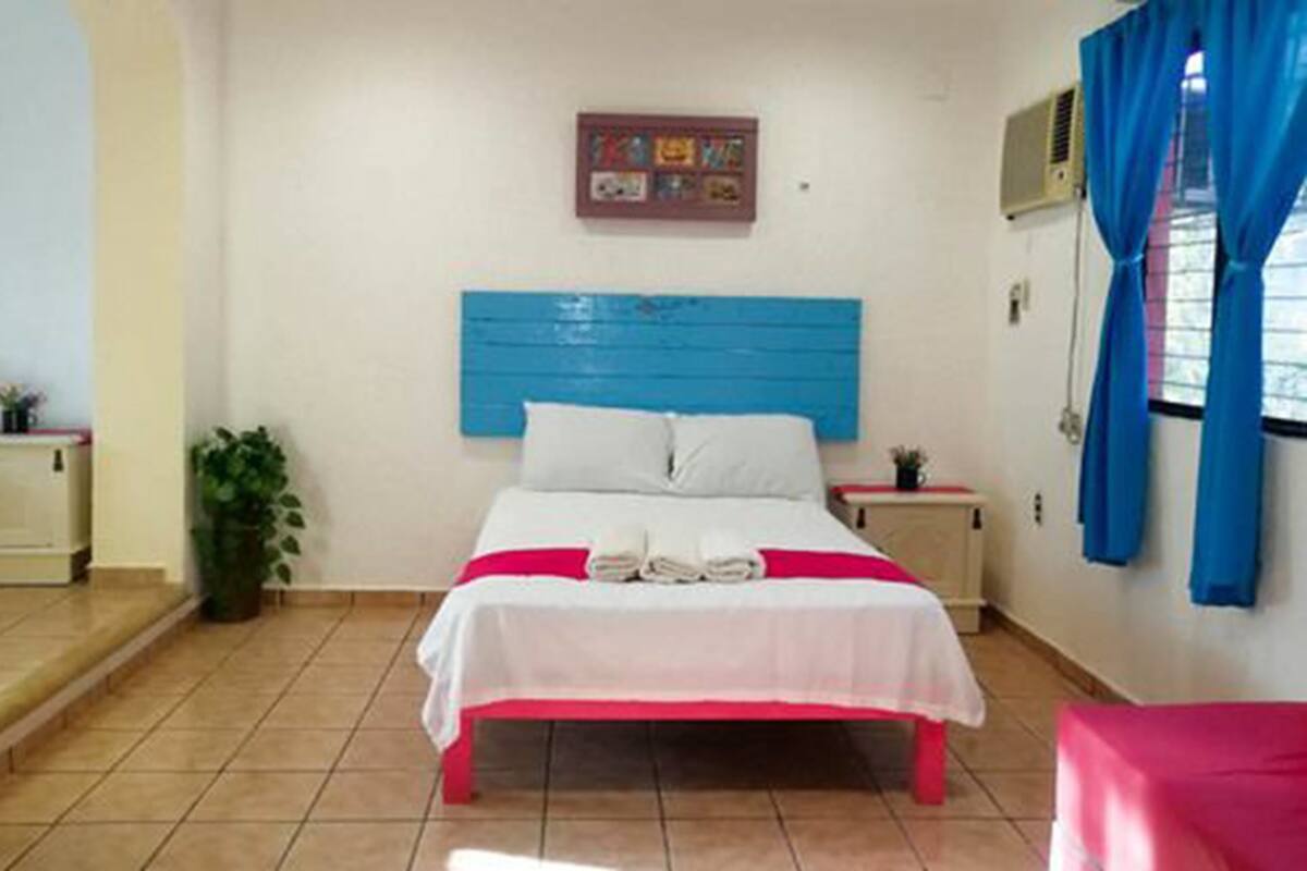 Laptop workspace, iron/ironing board, free WiFi, bed sheets